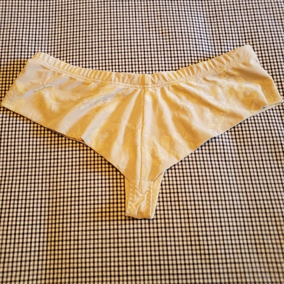 TRIUMPH Floral Tanga Panty - Picture 2 of 2